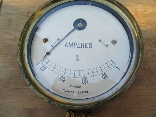 Historisches messgerät ampere - historisches,